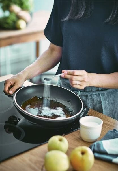 Emile Henry Tarte Tatin-Set Delight In Ardoise - Image 4